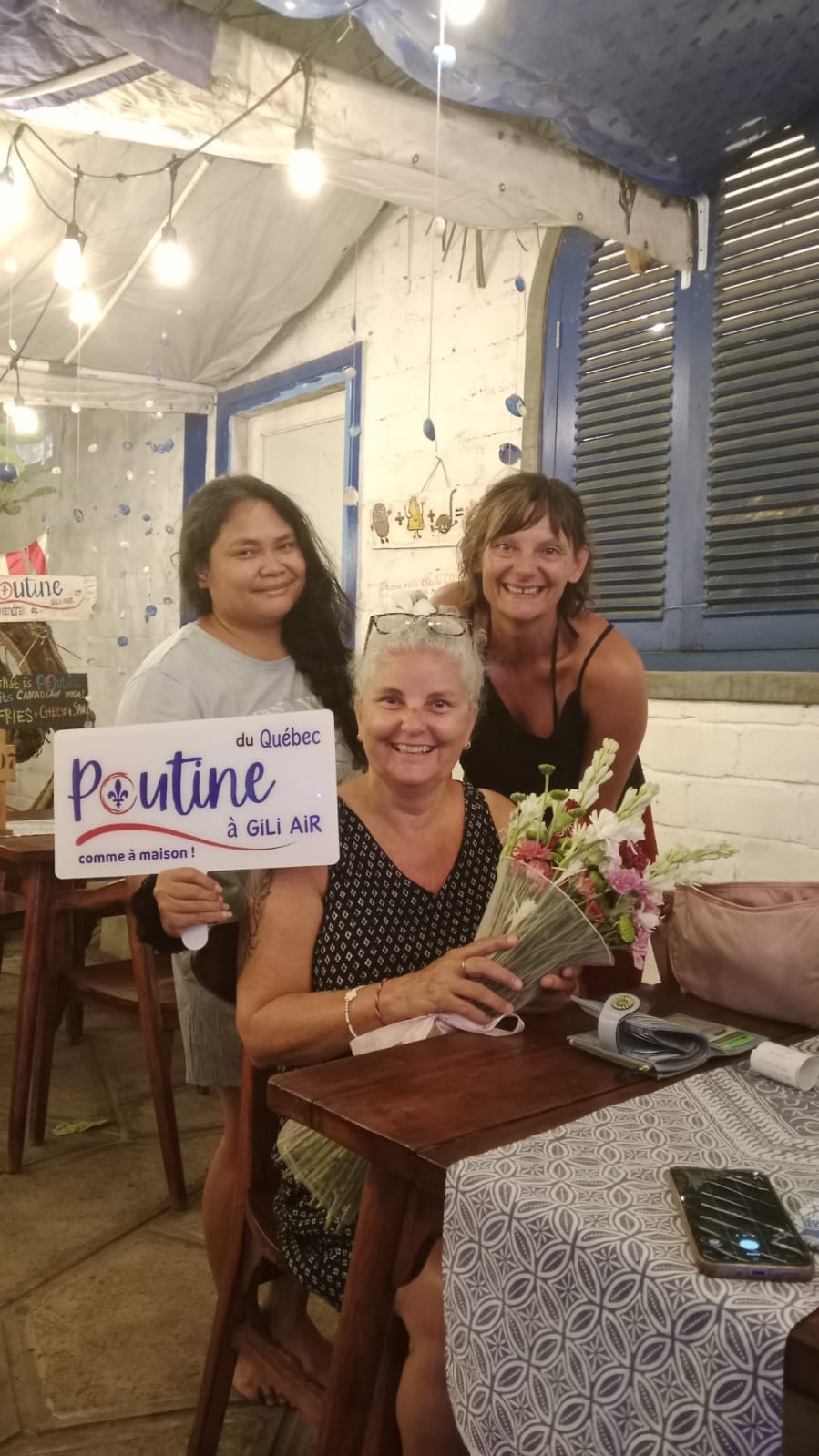 Poutine Gili Air - Quebec friends