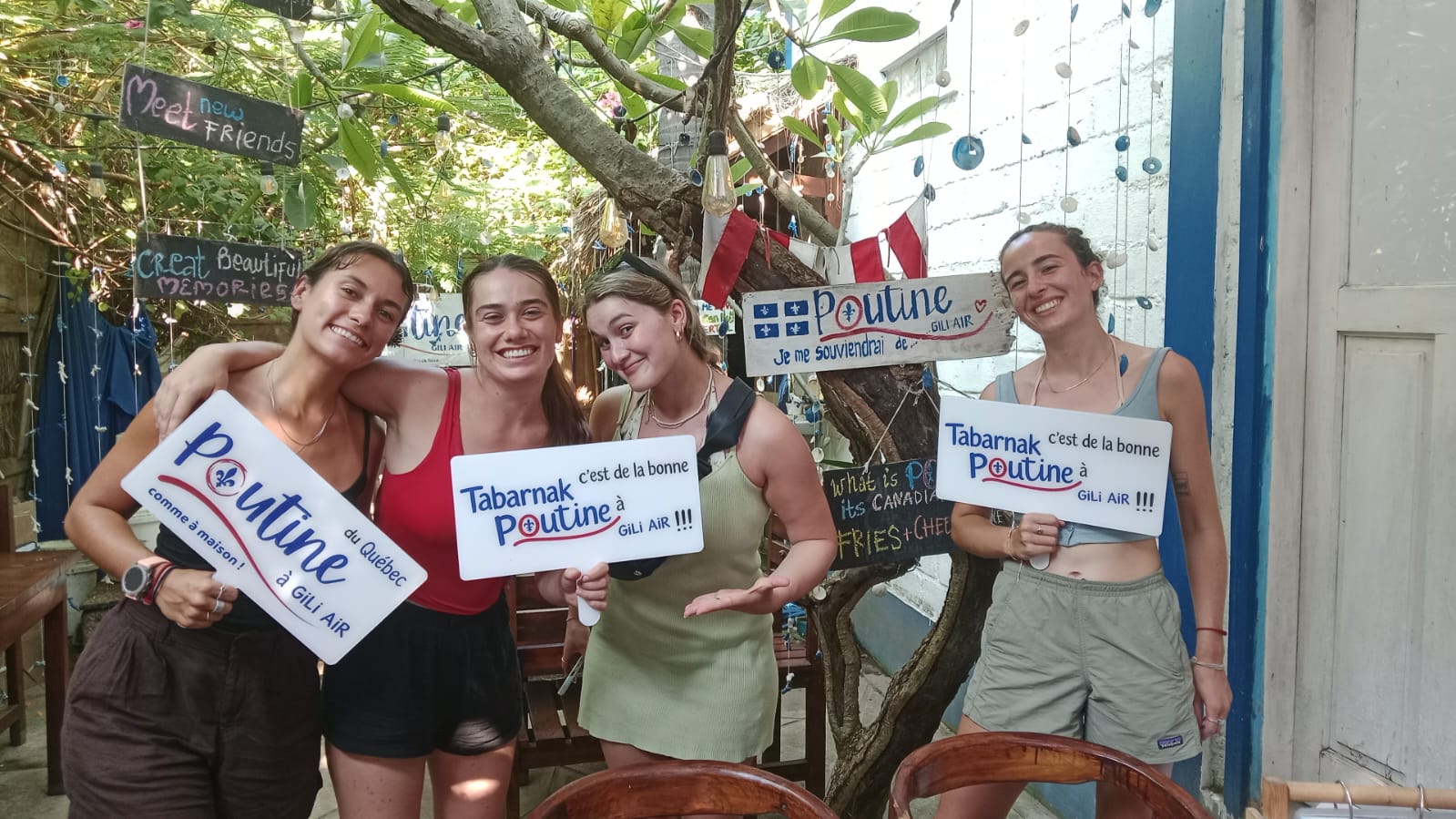 Poutine Gili Air - Quebec girls